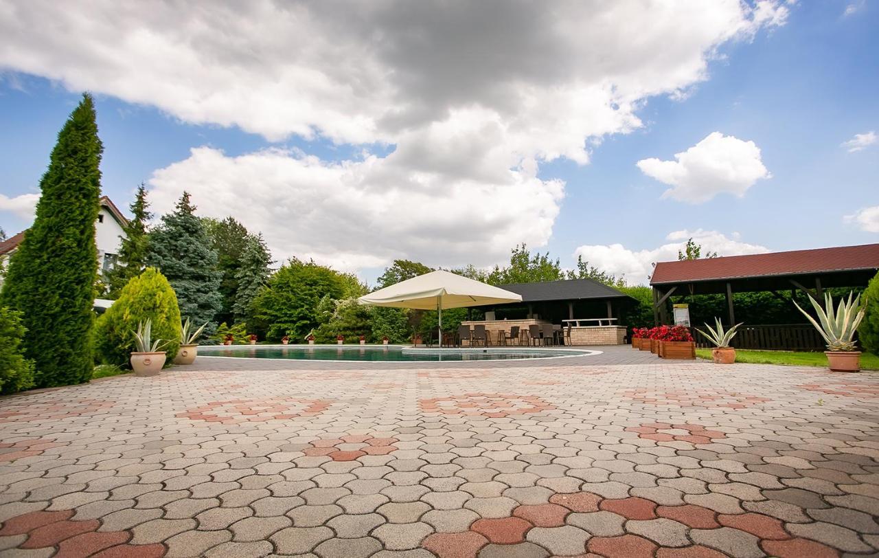 Villa Forras Vendeghaz Dunaegyhaza Exterior foto