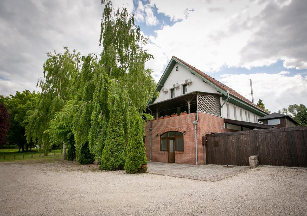 Villa Forras Vendeghaz Dunaegyhaza Exterior foto